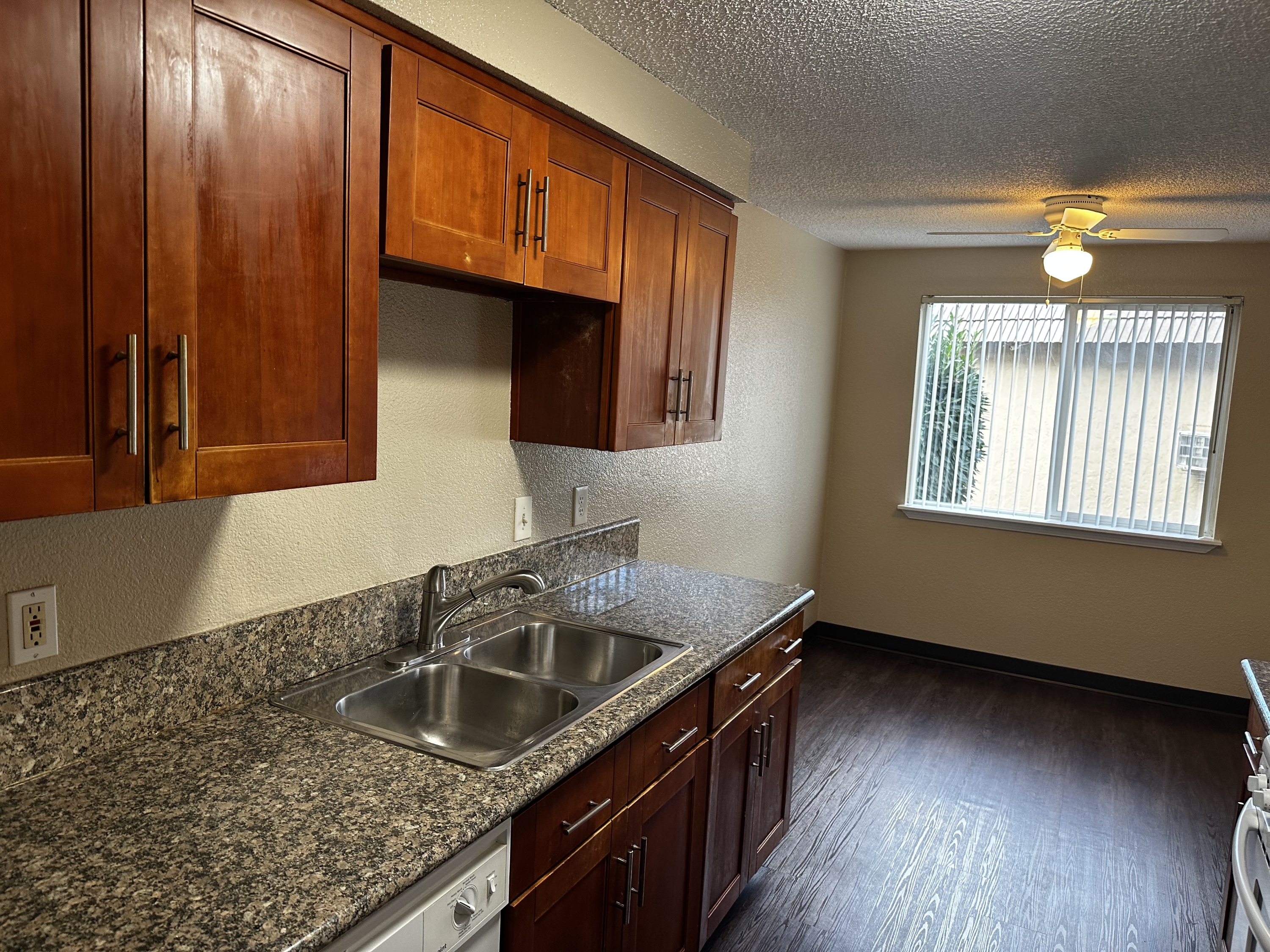 Wayside Terrace Northeast - 2443